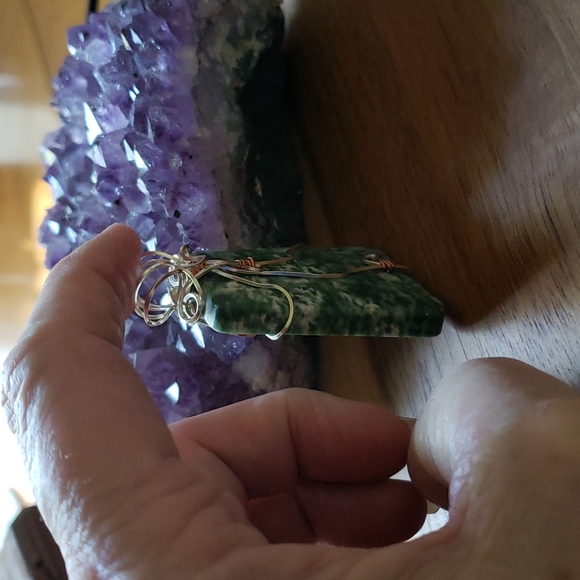 NWT Moss Agate (green & white) Pendant - Picture 7 of 8